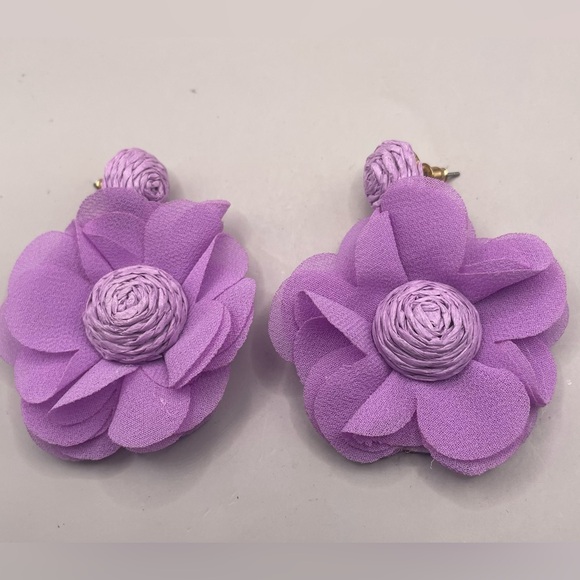 Purple raffia and chiffon fabric flower post dangle earrings. Pierced. Floral - Picture 5 of 6